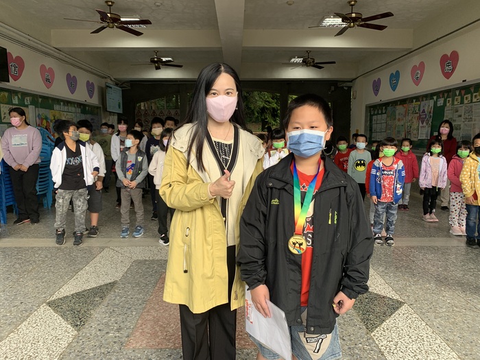 潘宏裕學生參加第一屆理事長盃全國跆拳道錦標賽獲得第一名